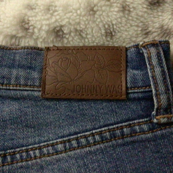 Johnny Was Jeanette Bermuda shorts - Picture 2 of 5